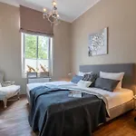 Rodehuus 1 *